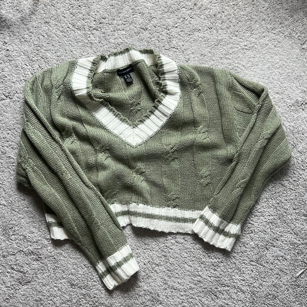 Green and White cropped Sweater, XL